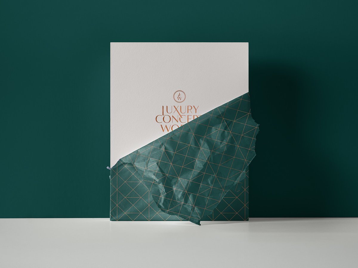 LCW豪華禮賓和精品店vi設(shè)計(jì)——燙金logo的視覺(jué)識(shí)別案例，品牌vi設(shè)計(jì)，精品店vi設(shè)計(jì)，vi視覺(jué)識(shí)別，深圳品牌策劃，深圳vi設(shè)計(jì)，左右格局