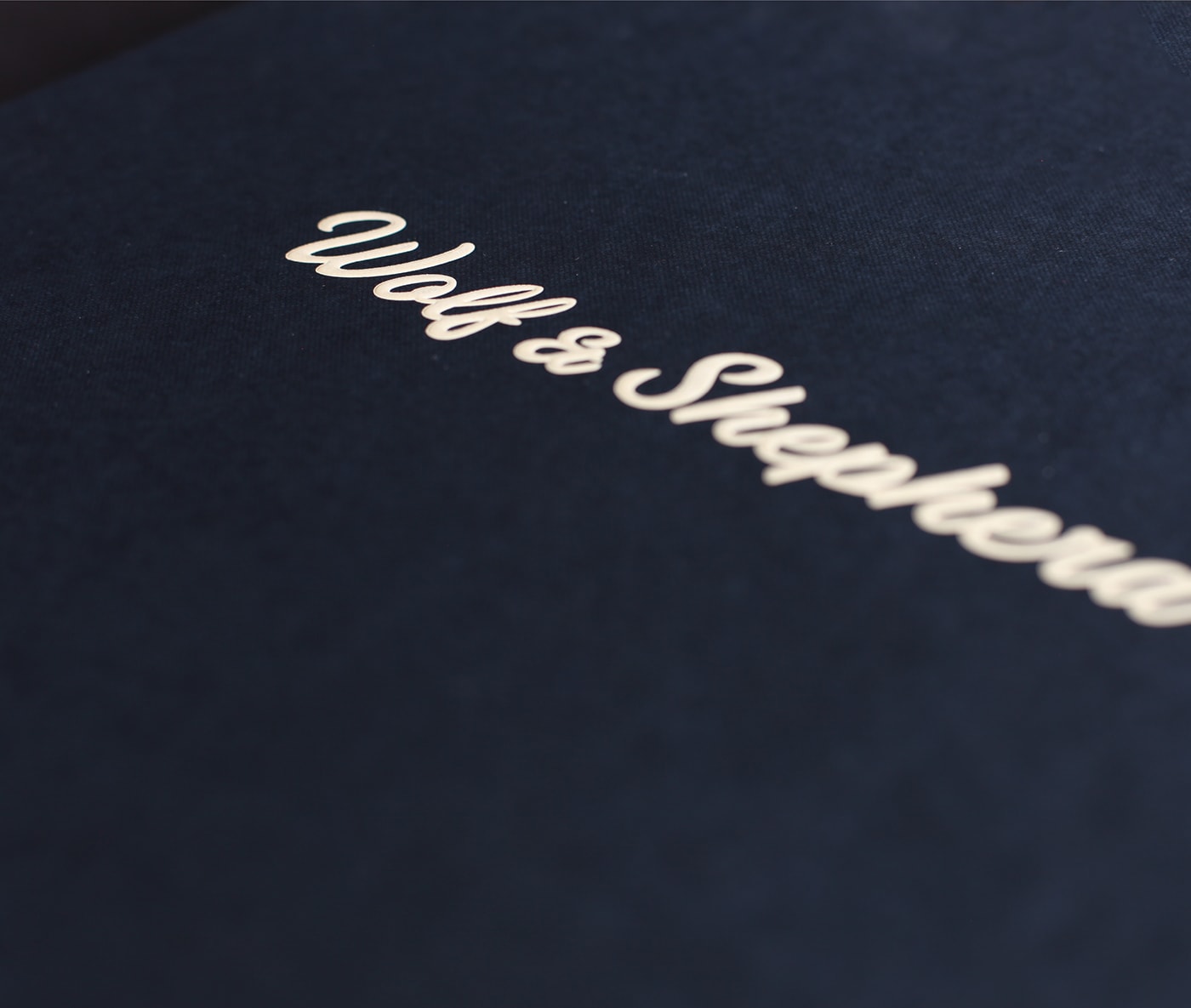 高級定制Wolf Shepherd皮鞋品牌VI設計——企業品牌戰略升級，服飾VI設計，品牌形象設計，品牌戰略升級，深圳VI設計，左右格局