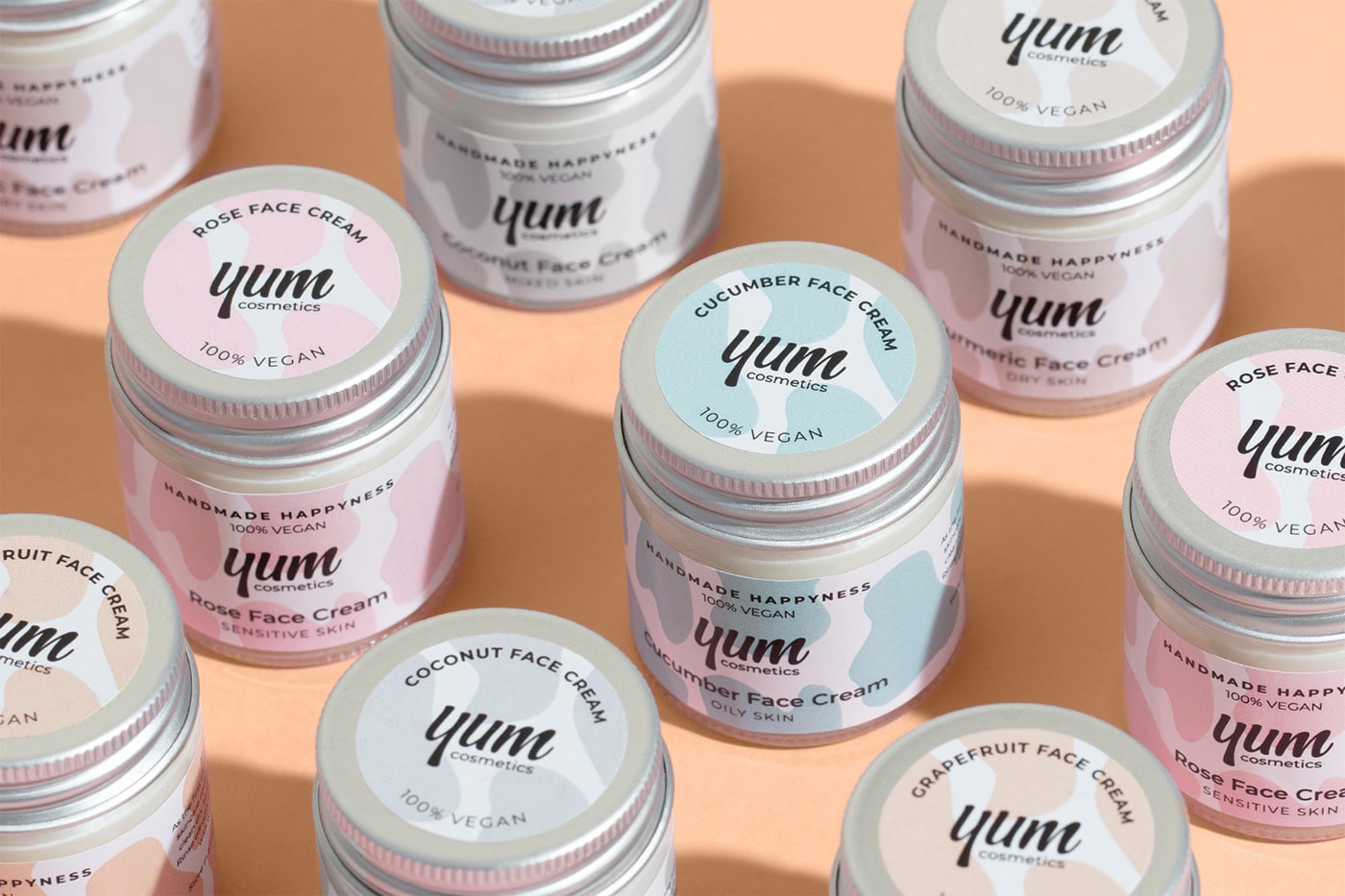 Yum高級手工零售化妝品精品店品牌VI設計，化妝品VI設計，高端VI設計，品牌視覺設計，深圳VI設計，左右格局