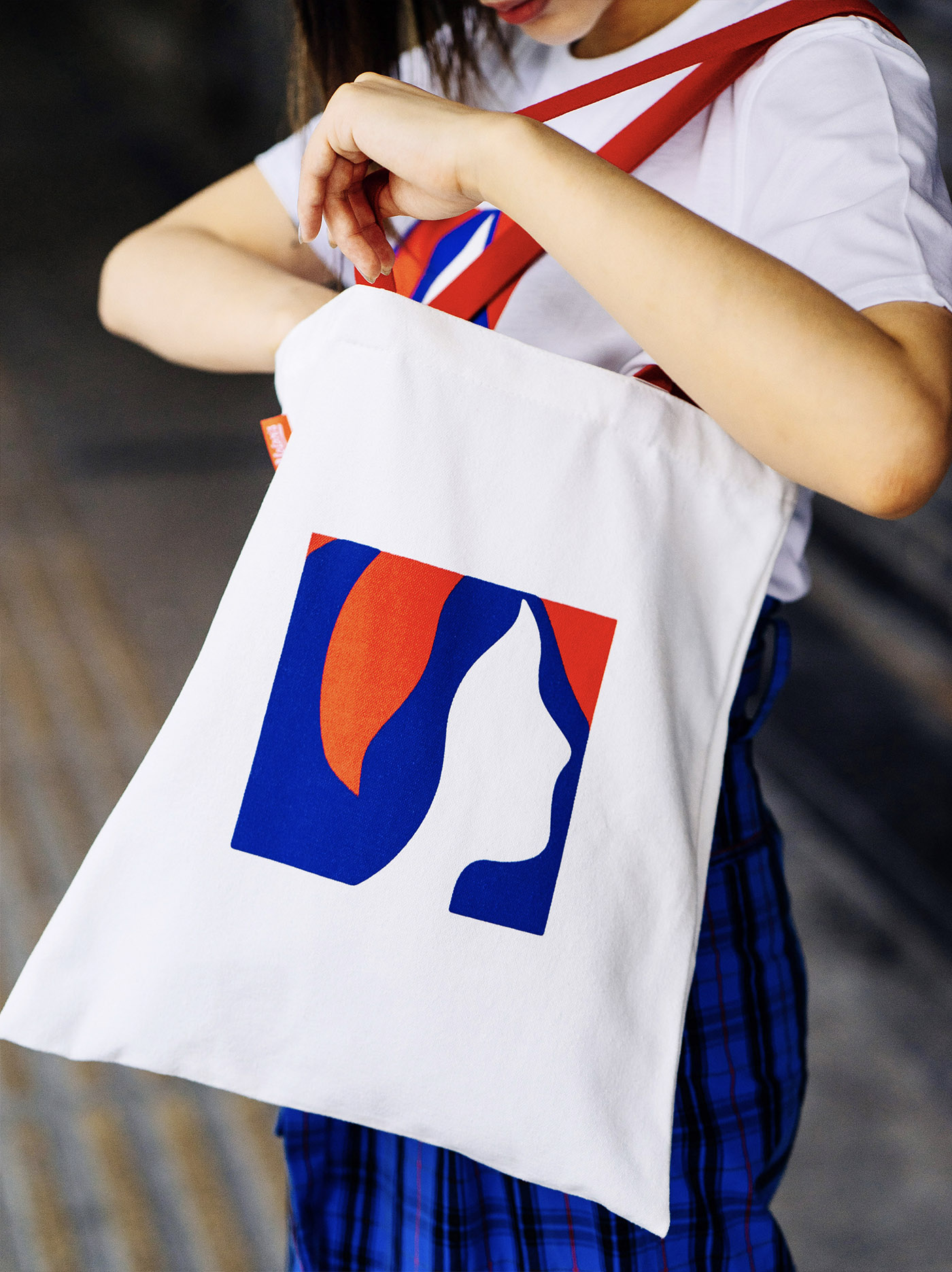 左右格局:平均每3天開出1家酒館——海倫司品牌升級做對了什么? 左右格局:平均每3天開出1家酒館——海倫司品牌升級做對了什么?